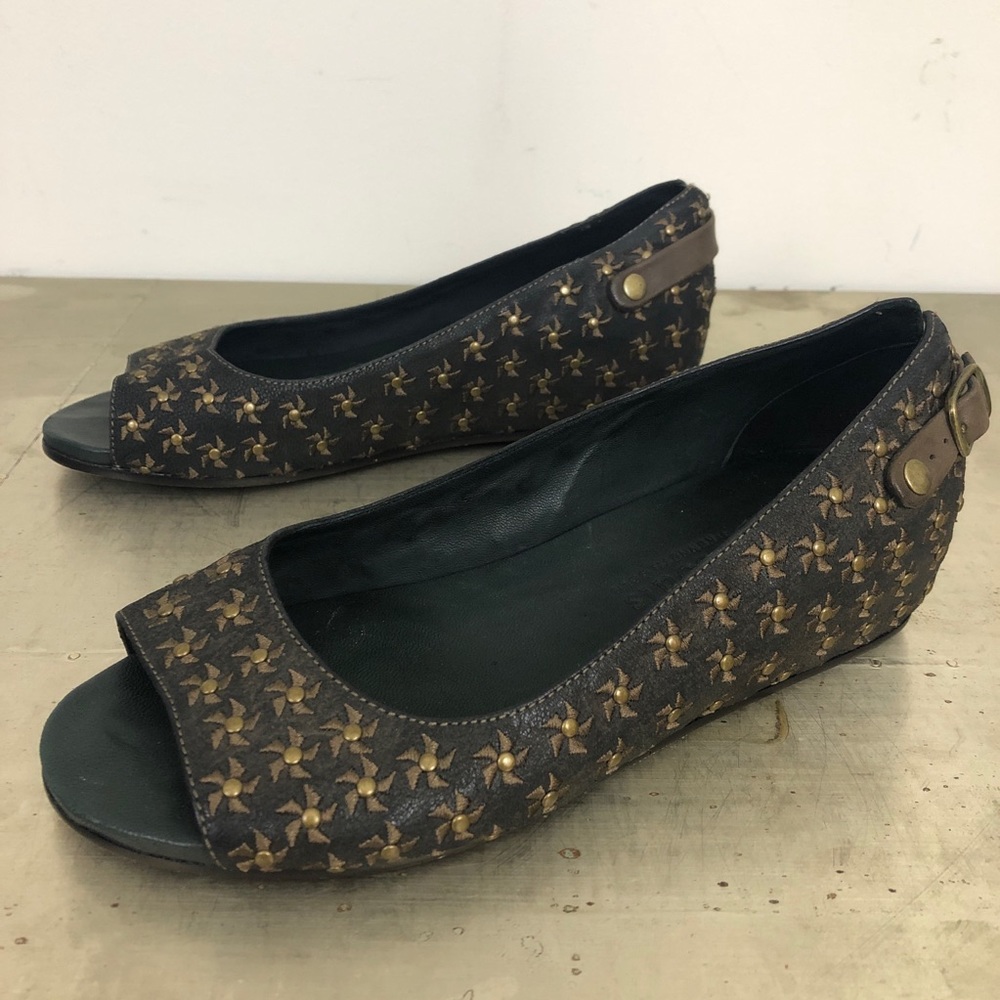 gentle souls Brown Floral-Stud Wedge Peep-Toe Shoes